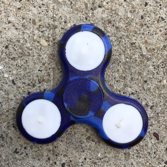 FIDGET SPINNERS LED CAMOUFLAGE THREE PIECES - Picture 5 of 6