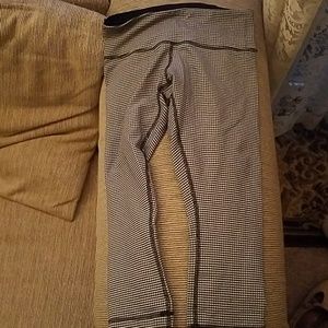 Lululemon navy gingham capris