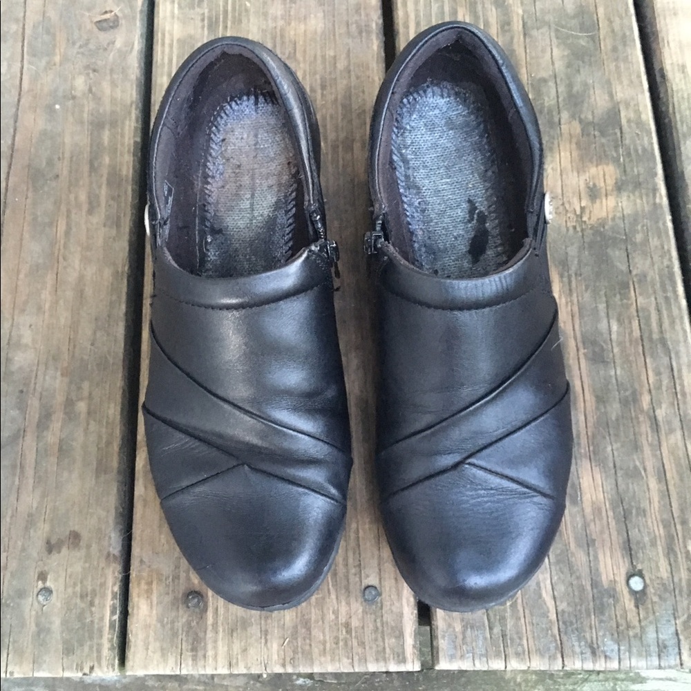 Clarks Women's Black Leather Channing Ann slip ons