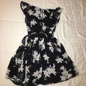 Floral dress with back lace up and cut out
