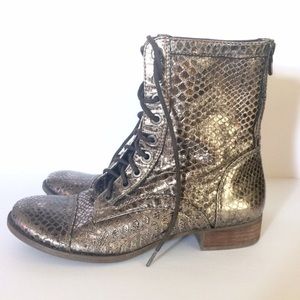 Gianni Bini Metallic Pewter Leather Combat Boot 7