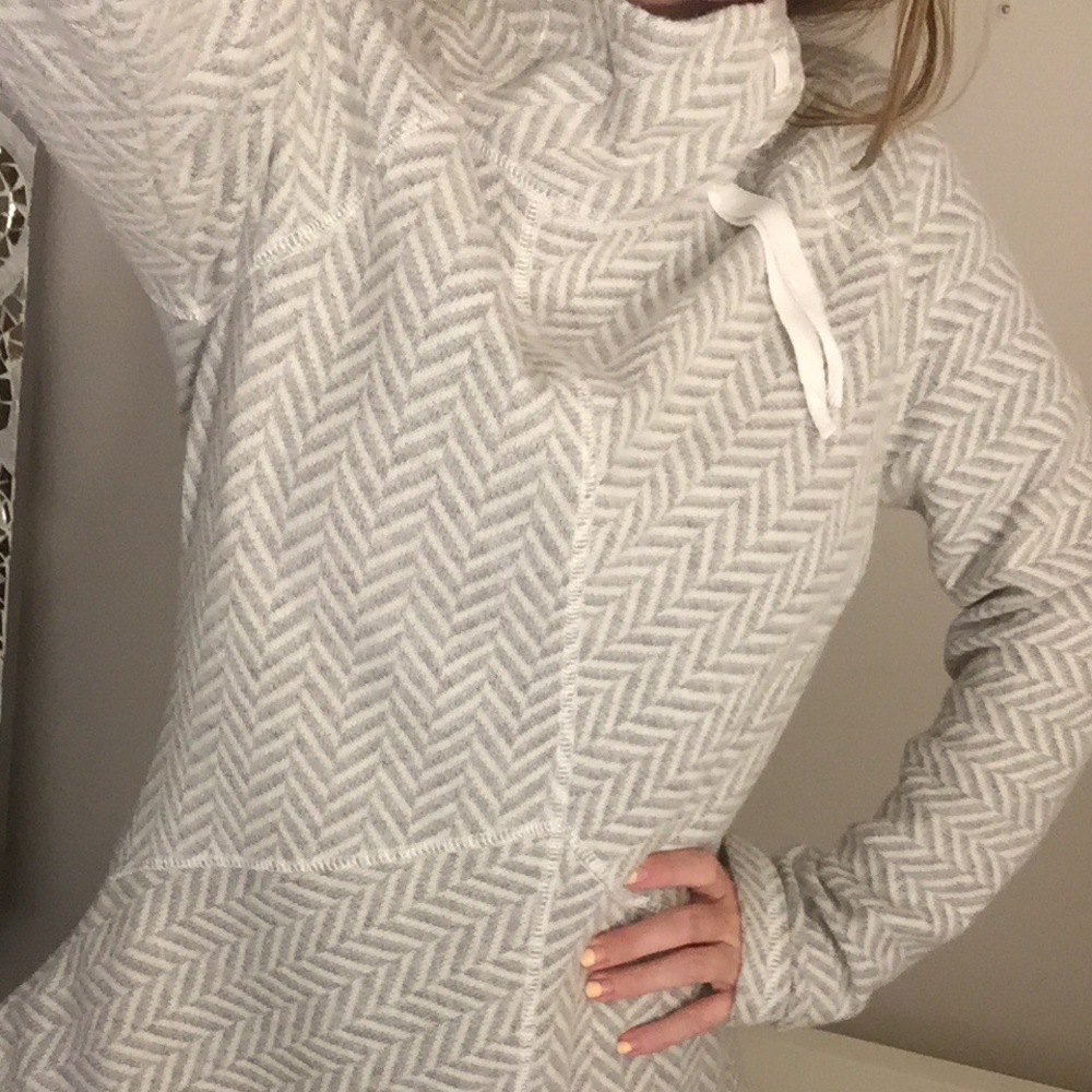 Wool sweater natural gray herrings bone ish lol
