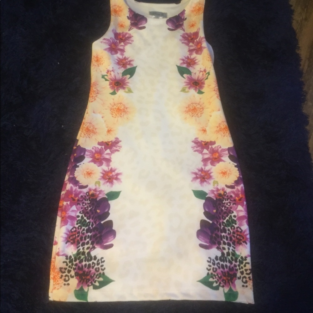 Cute Elisa B tight dress