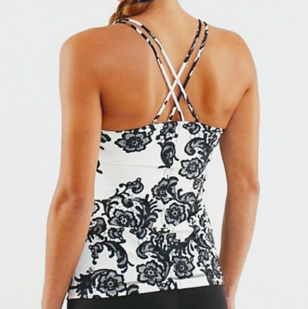 ❌SOLD❌ Lululemon 6 Free To Be Blk Lace