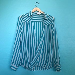 🇺🇸Blue and white striped blouse