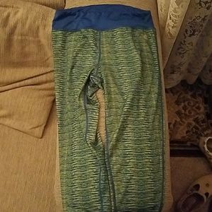 Activewear leggings Capris media pocket