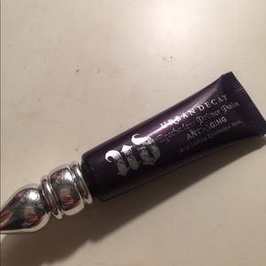 Never used UD anti aging eyeshadow primer