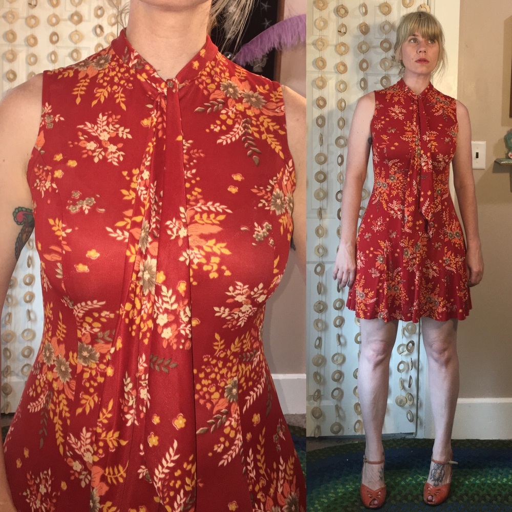 Vintage 1960's floral Tie neck flare Shift dress