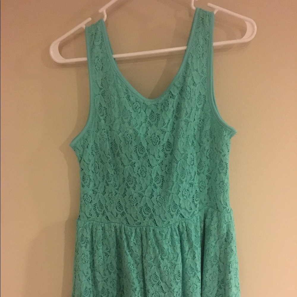 Lace sleeveless sea foam green dress