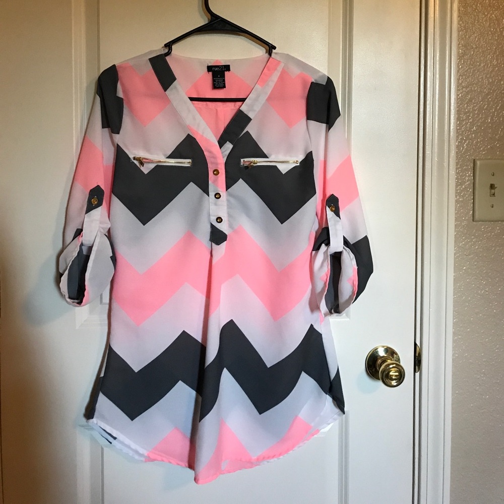 Rue 21 Chiffon Chevron pink and gray blouse
