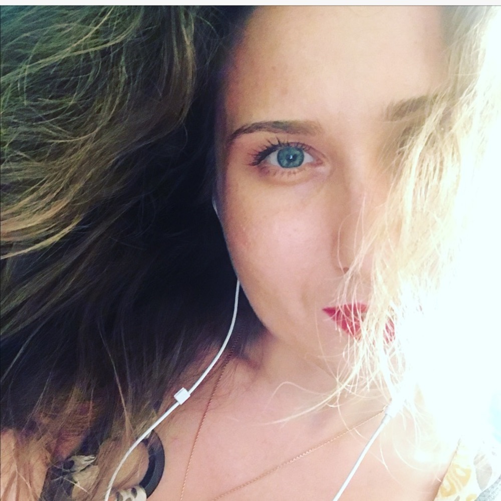 Meet your Posher, Dina