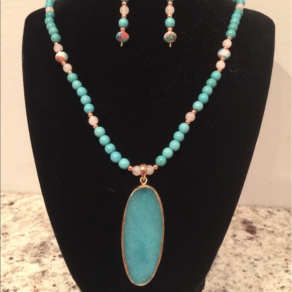 Magnesite jewelry set - Picture 3 of 3