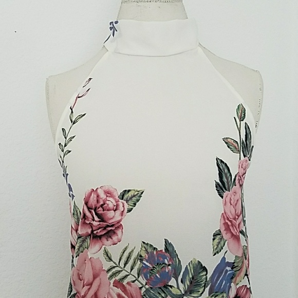 2 LEFT - Ivy Rose Halter Top - Picture 5 of 7