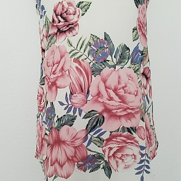 2 LEFT - Ivy Rose Halter Top - Picture 6 of 7