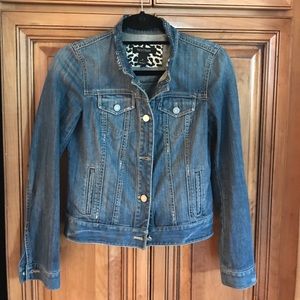 Feminine, well cut denim jacket