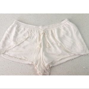 Ready for summer!☀️ White Short Pants! NWOT