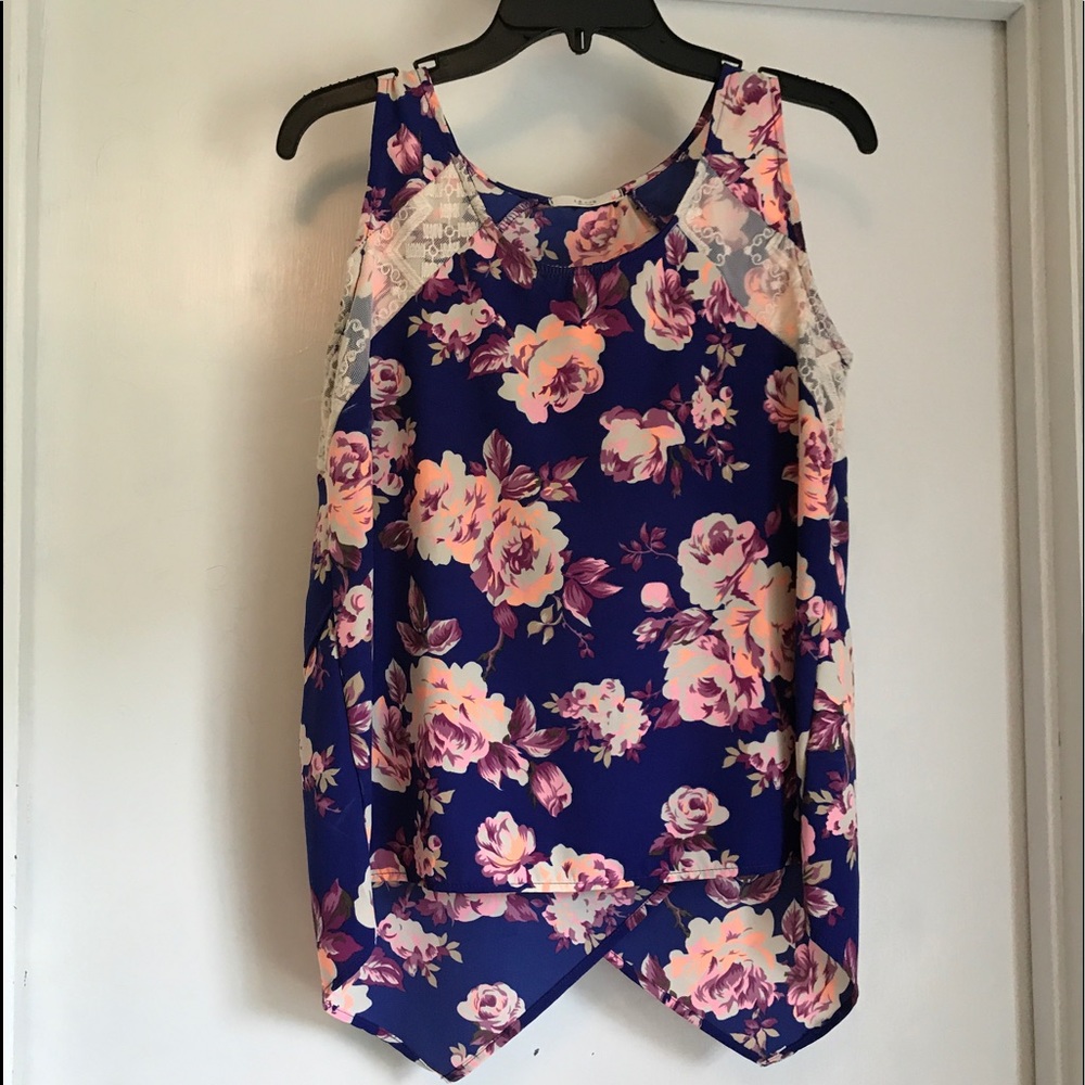 Le Lis Floral Top