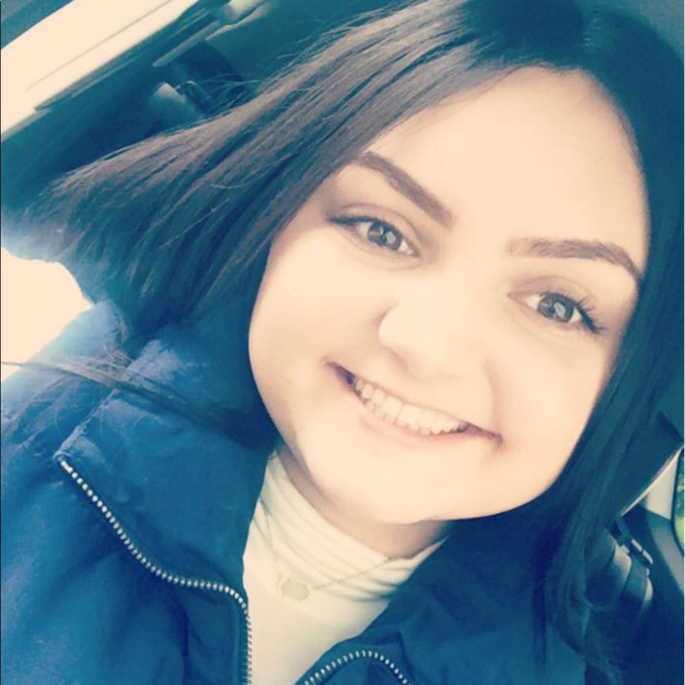 Meet your Posher, Danielle