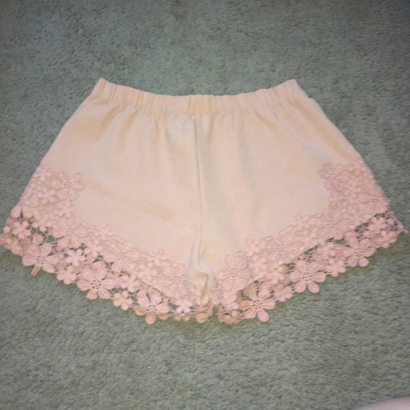 Nude shorts - Picture 2 of 3