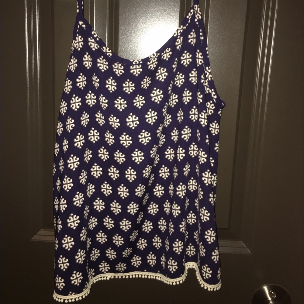 Tank top. - Picture 2 of 3