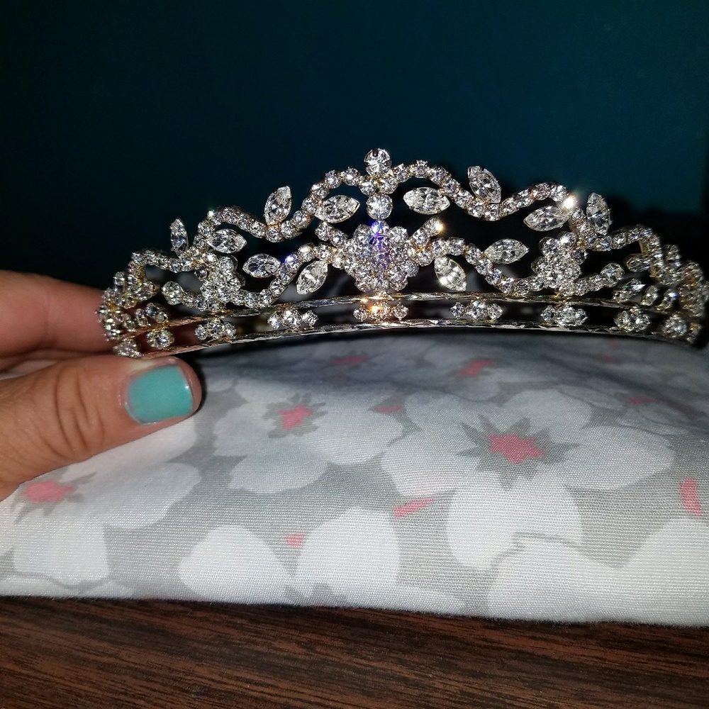 Tiara - Picture 2 of 6