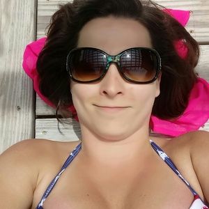 Meet your Posher, Candace