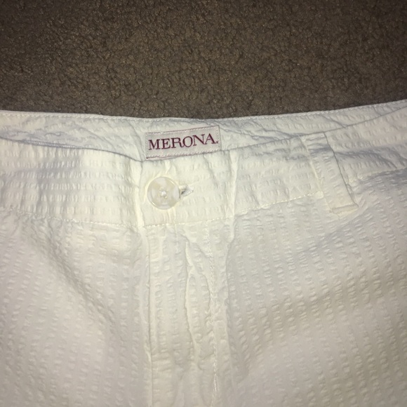 White shorts - Picture 3 of 4