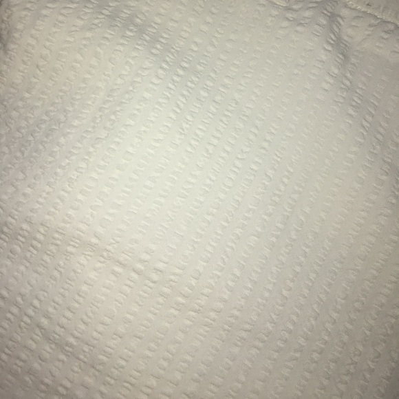 White shorts - Picture 4 of 4