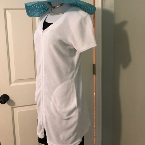 Terry Cloth Beach Cover-up.  Front Zip.  Sz. Small - Picture 2 of 3