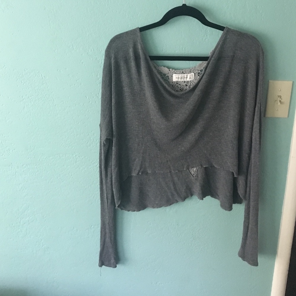 Long sleeve gray sweater!
