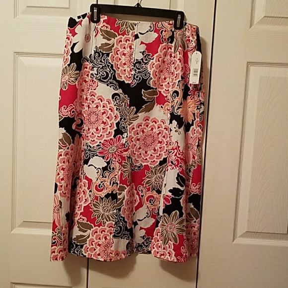 Kim Rogers Skirt - Picture 2 of 5