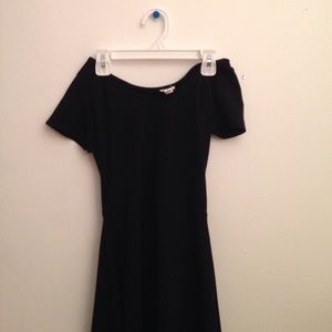 black skater dress