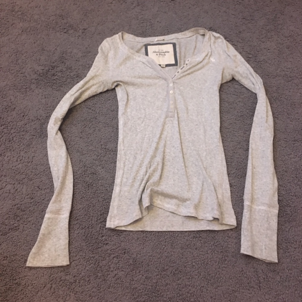 Gray top