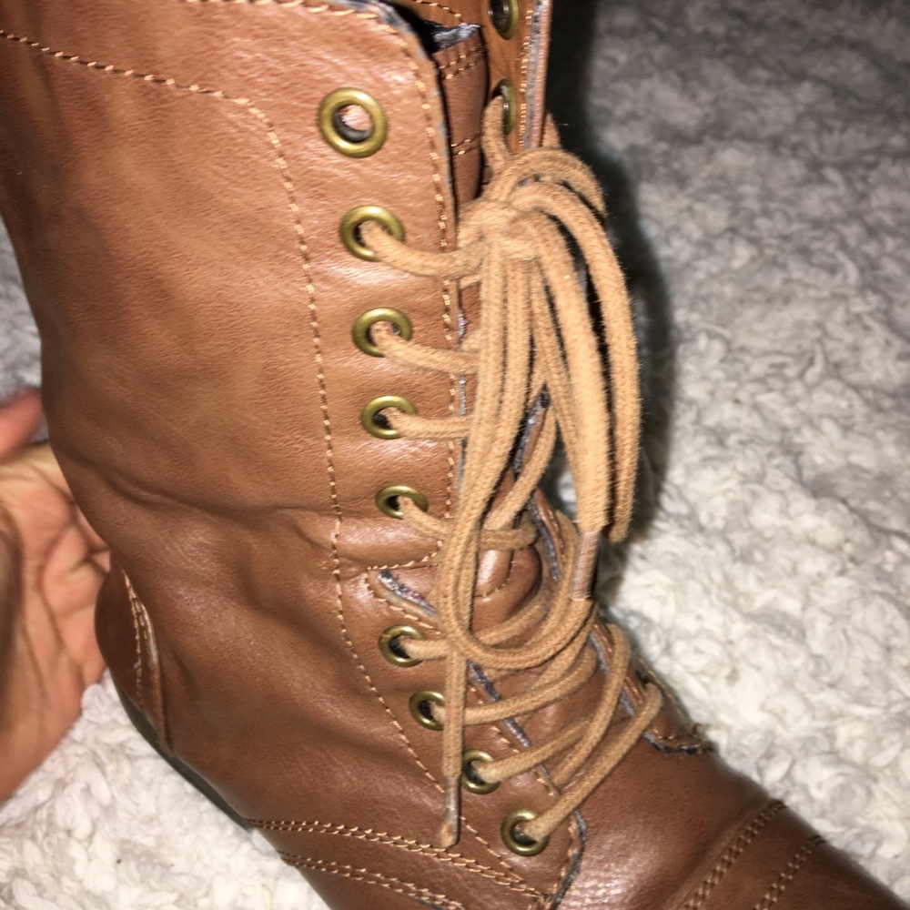 Combat boots