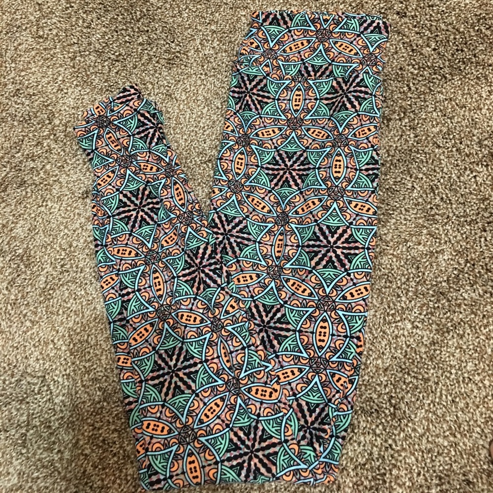 Brand new lularoe leggings OS never worn