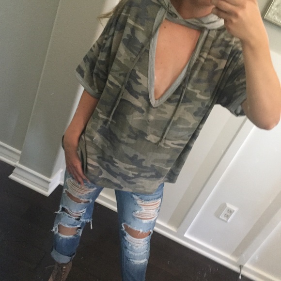 LAST//🆕 CAMO Cutout Summer Hoodie - Picture 2 of 7