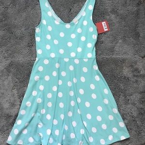 👗Mint polka dot cut-out dress