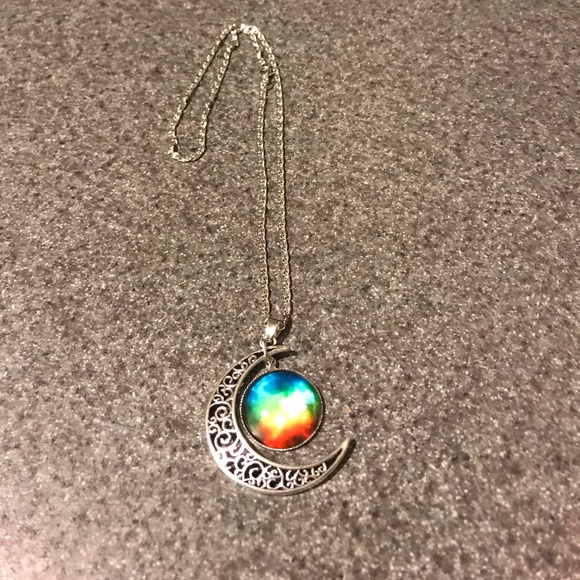 🎁NWT🎁 Bohemian Moon 🌙 Necklace - Picture 2 of 2