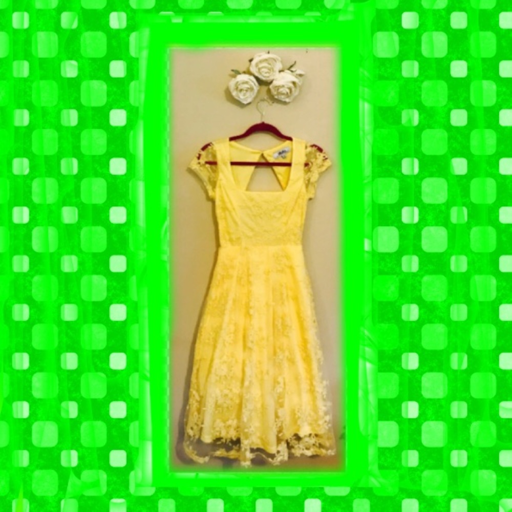 🌷ROMANTIC YELLOW LACE MIDI DRESS- NWT XS