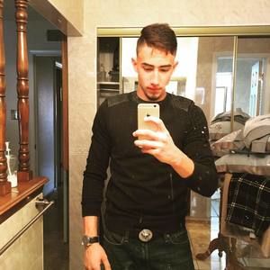 Meet your Posher, Adrian