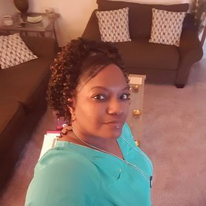 Meet your Posher, Denise