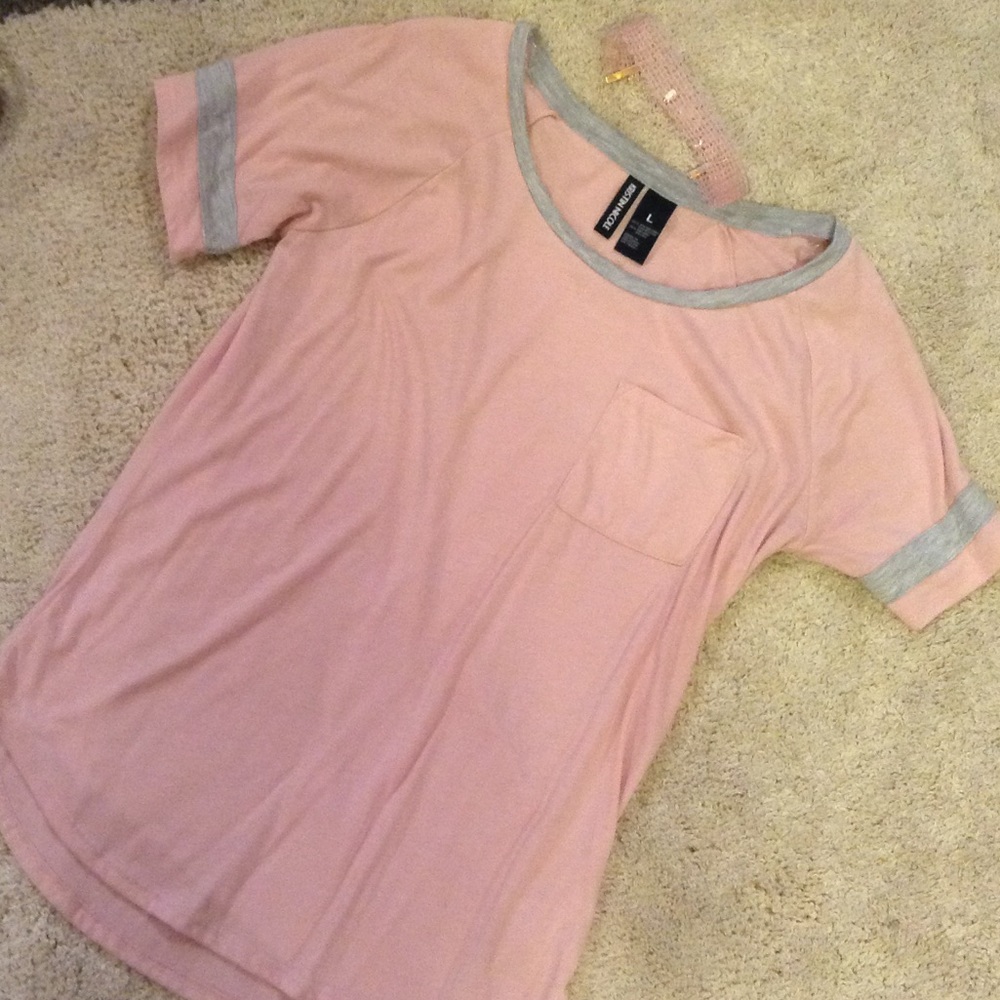 Baseball look T, with pocket.