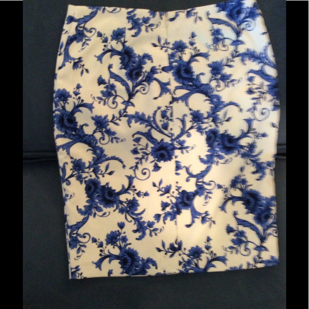 CUTE FOREVER 21 SKIRT IN BLUE & WHITE-VERY STYLISH - Picture 4 of 7