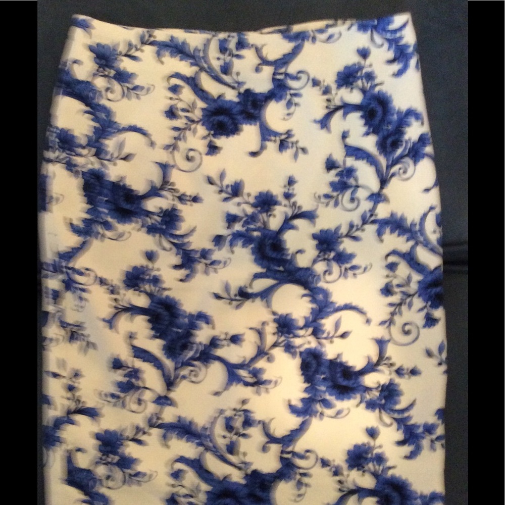 CUTE FOREVER 21 SKIRT IN BLUE & WHITE-VERY STYLISH - Picture 3 of 7