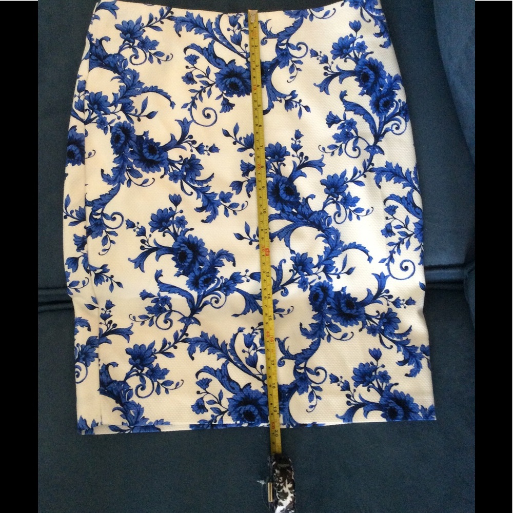 CUTE FOREVER 21 SKIRT IN BLUE & WHITE-VERY STYLISH - Picture 2 of 7