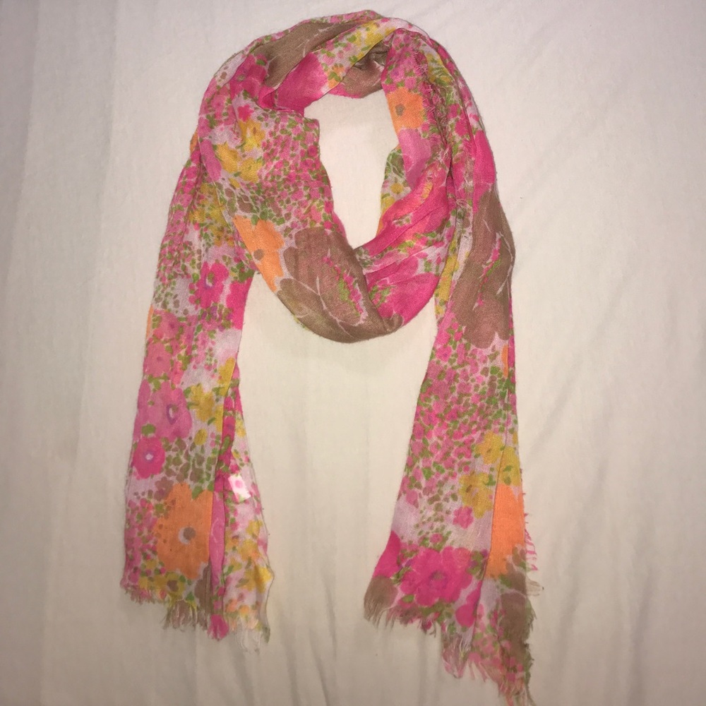 Scarfs - Picture 3 of 3