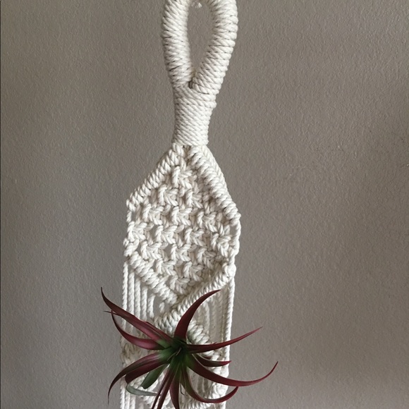 Beautiful plant hanger - Picture 2 of 5