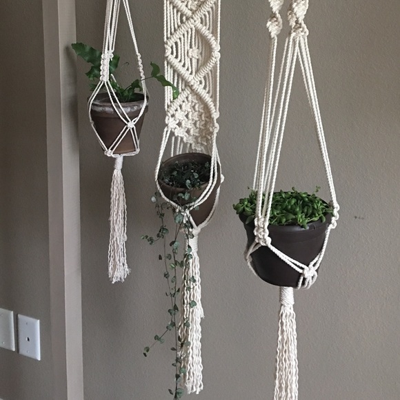 Beautiful plant hanger - Picture 4 of 5