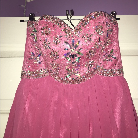 Pink strapless prom dress - Picture 2 of 3