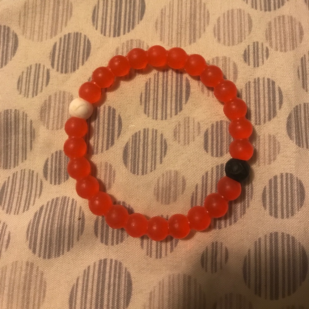 Red Lokai bracelet brand new SIZE MEDIUM